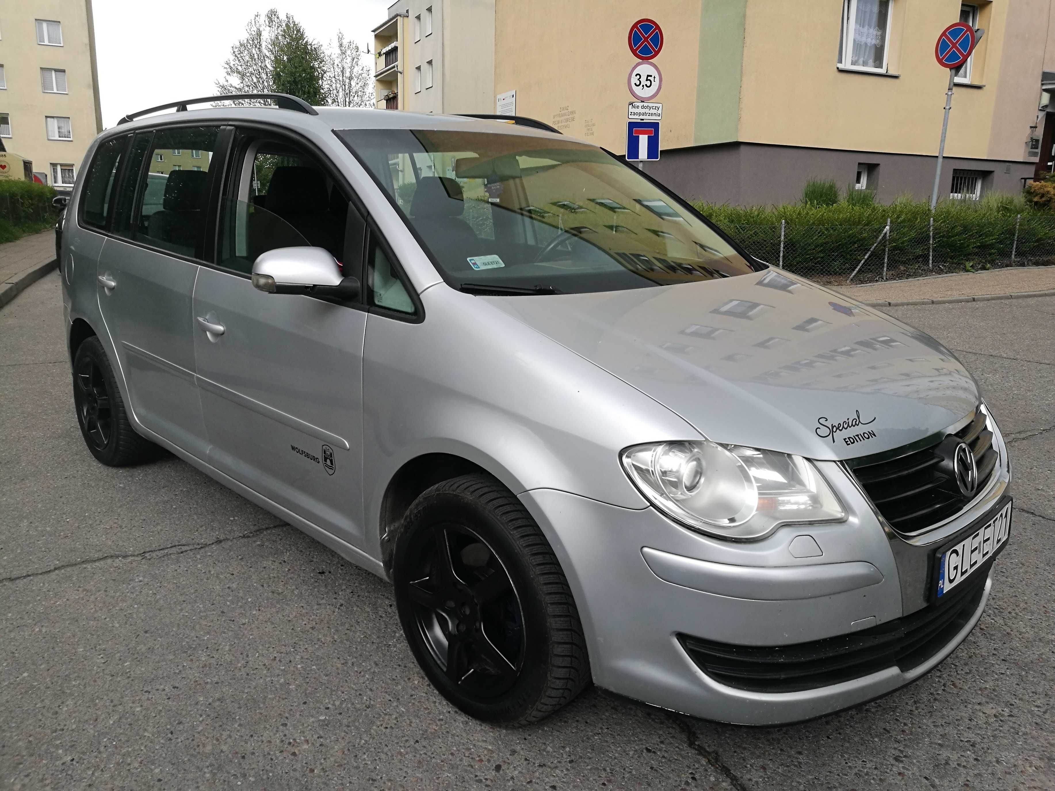 Ekonomiczny VW TOURAN Lift. r2007. p 1.9tdi. Skrzynia 6 biegów manual.