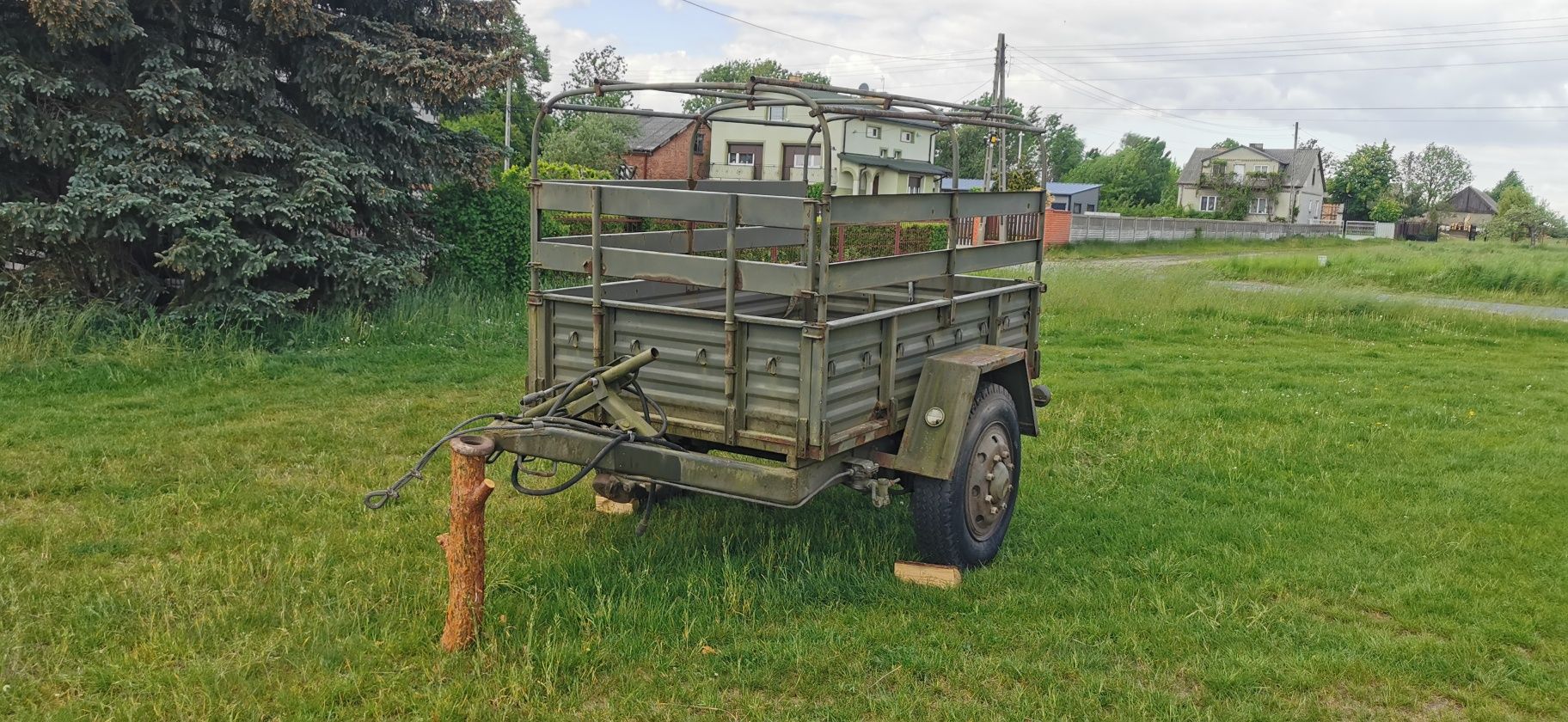 Przyczepa jednoosiowa wojskowa