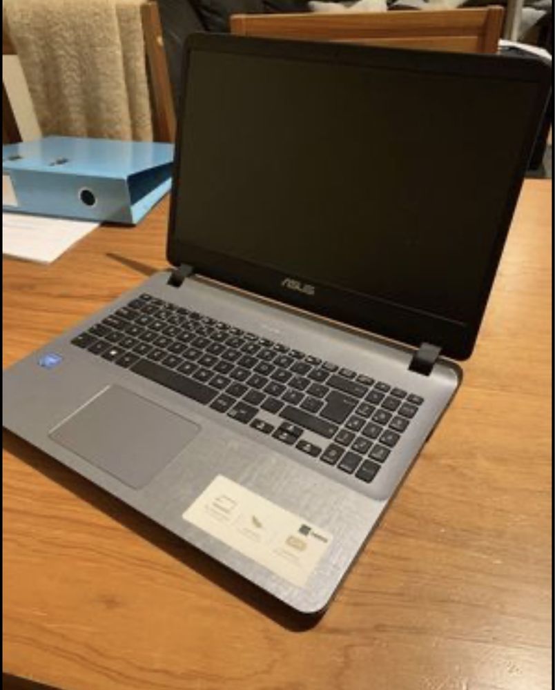 Computador portátil marca ASUS