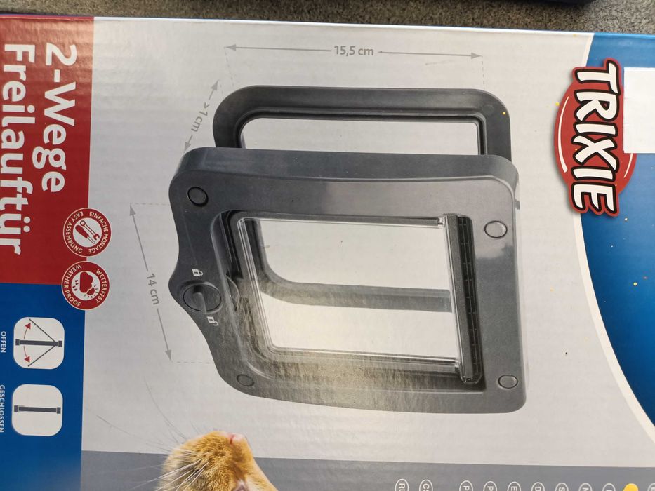 Drzwiczki wahadłowe dla kota.