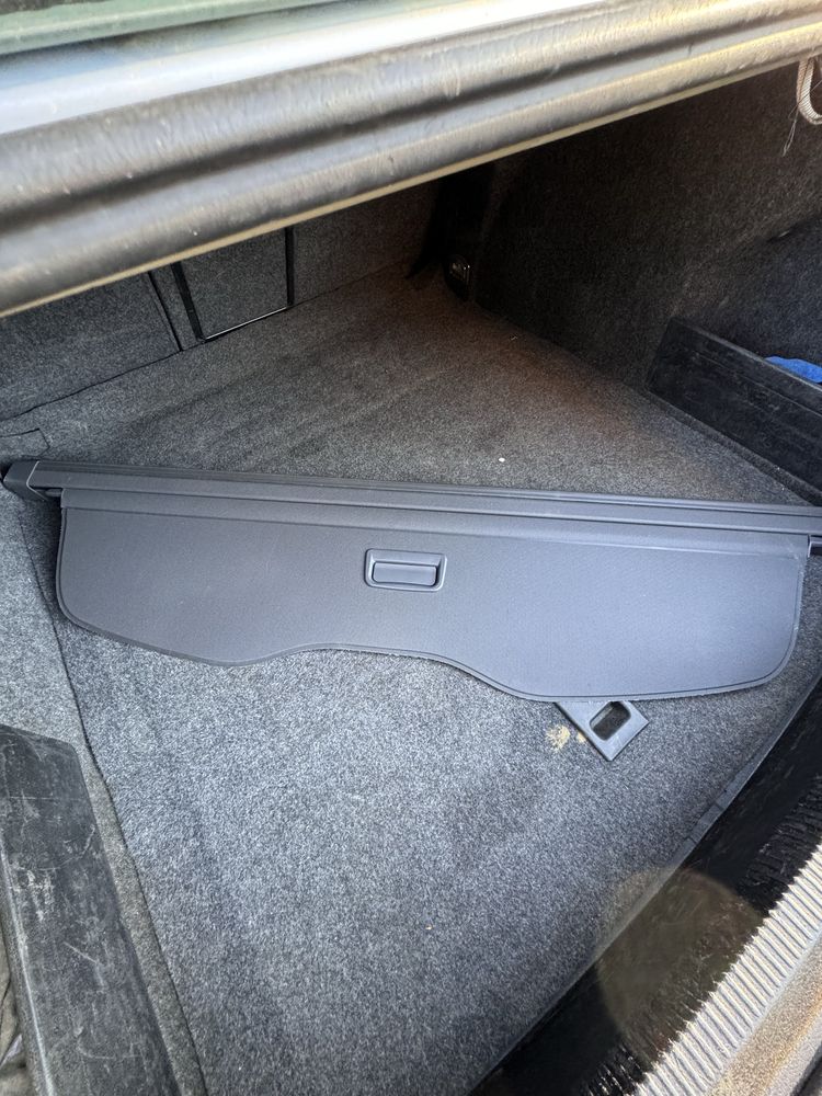Шторка в багажник задняя volkswagen touareg