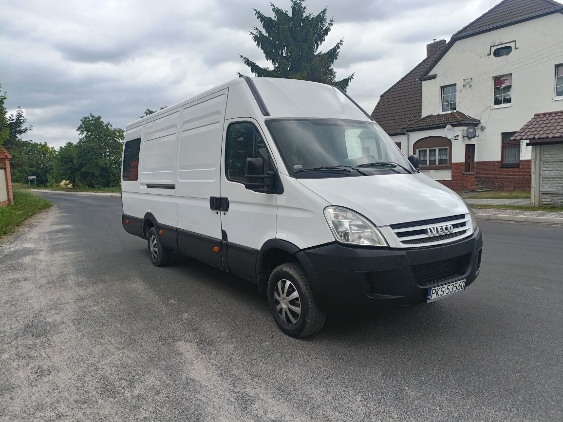 Iveco Daily 2,3 Brygadówka 7 osób/ Mały przebieg/ Salon PL/ Super Stan