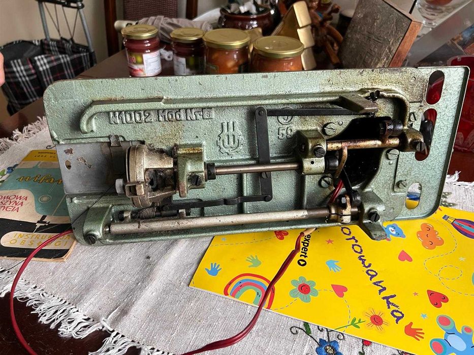 Maszyna do szycia Wifama 1002 model 3