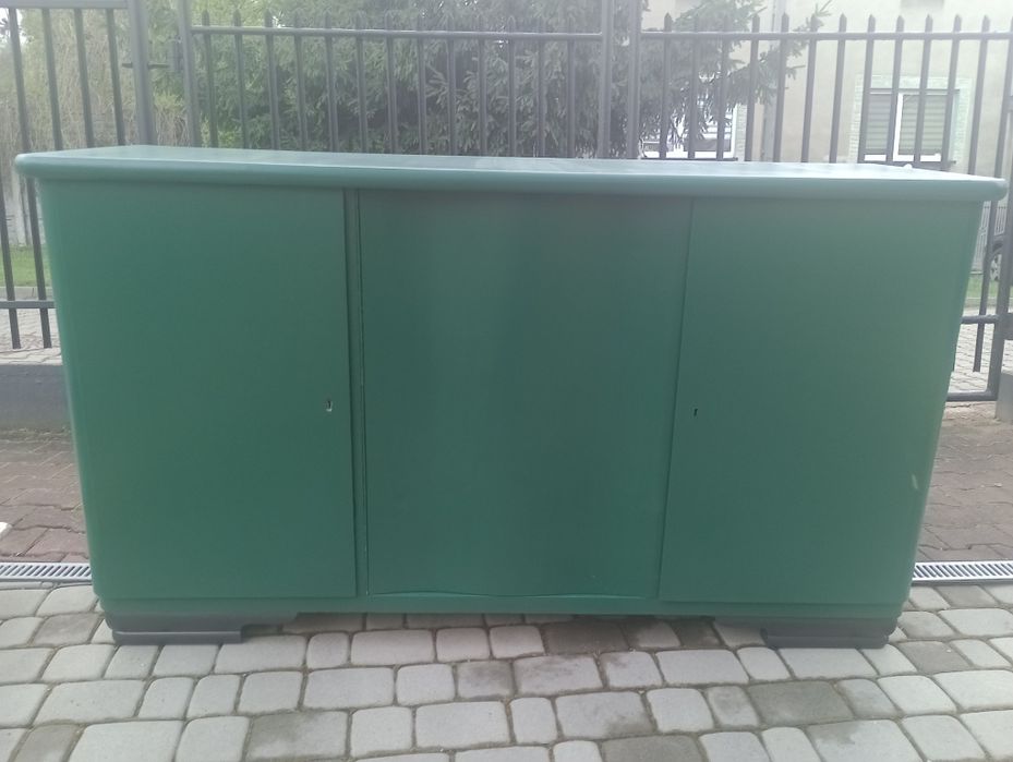 Komoda w kolorze zieleń butelkowa