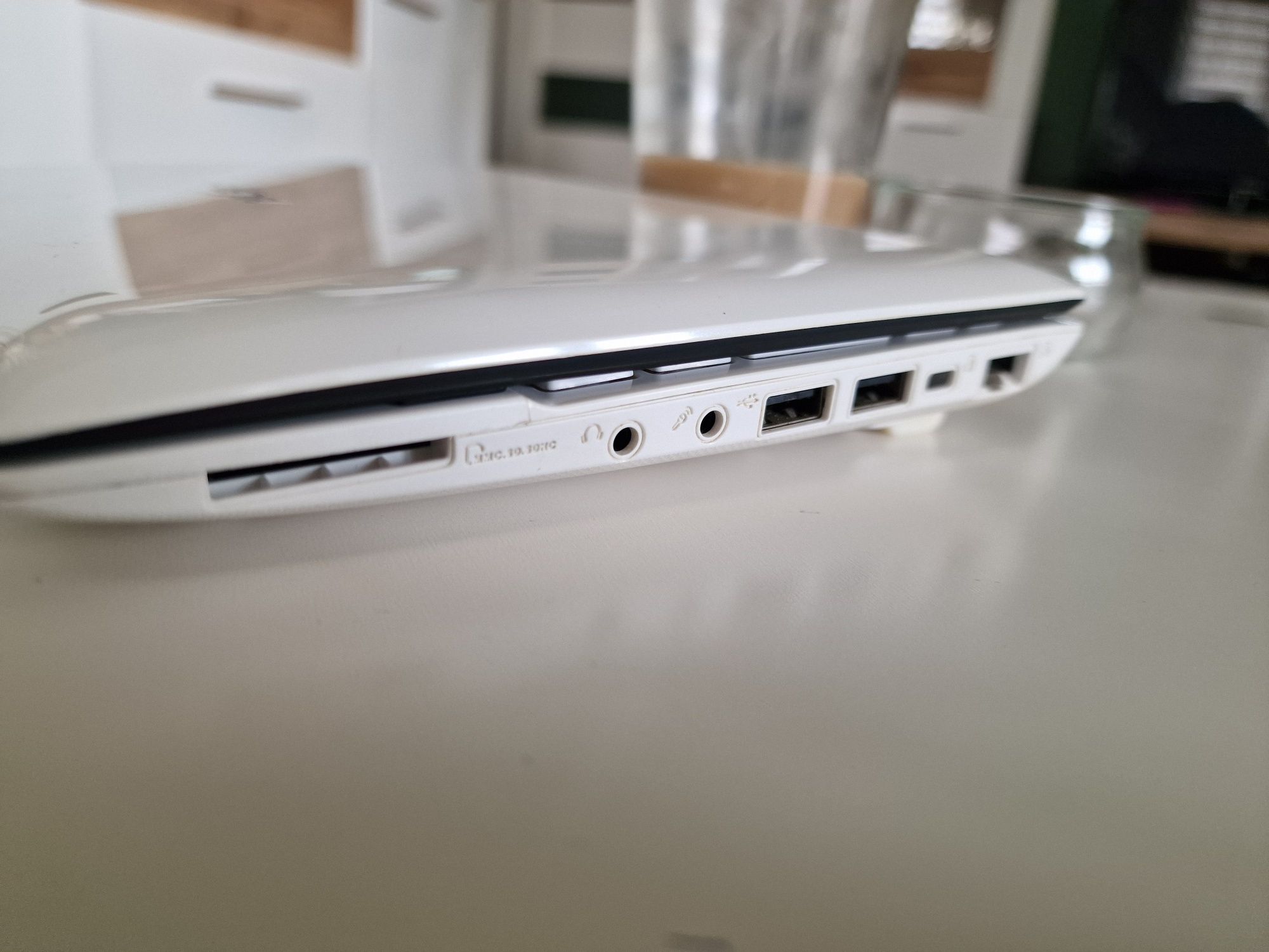 ASUS Eee PC Seashell Series /Netbook 


ASUS Eee PC Seashell Series