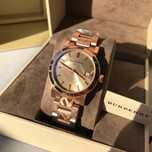 годинник Burberry у кольорі рожеве золото