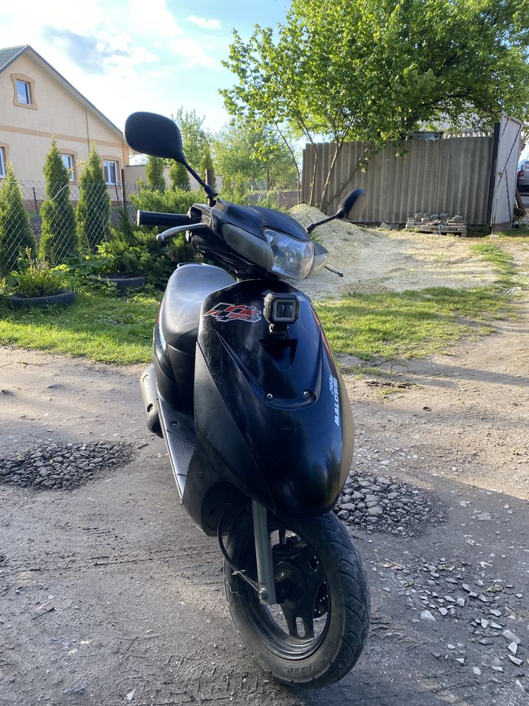 Suzuki lets 2 2000p
