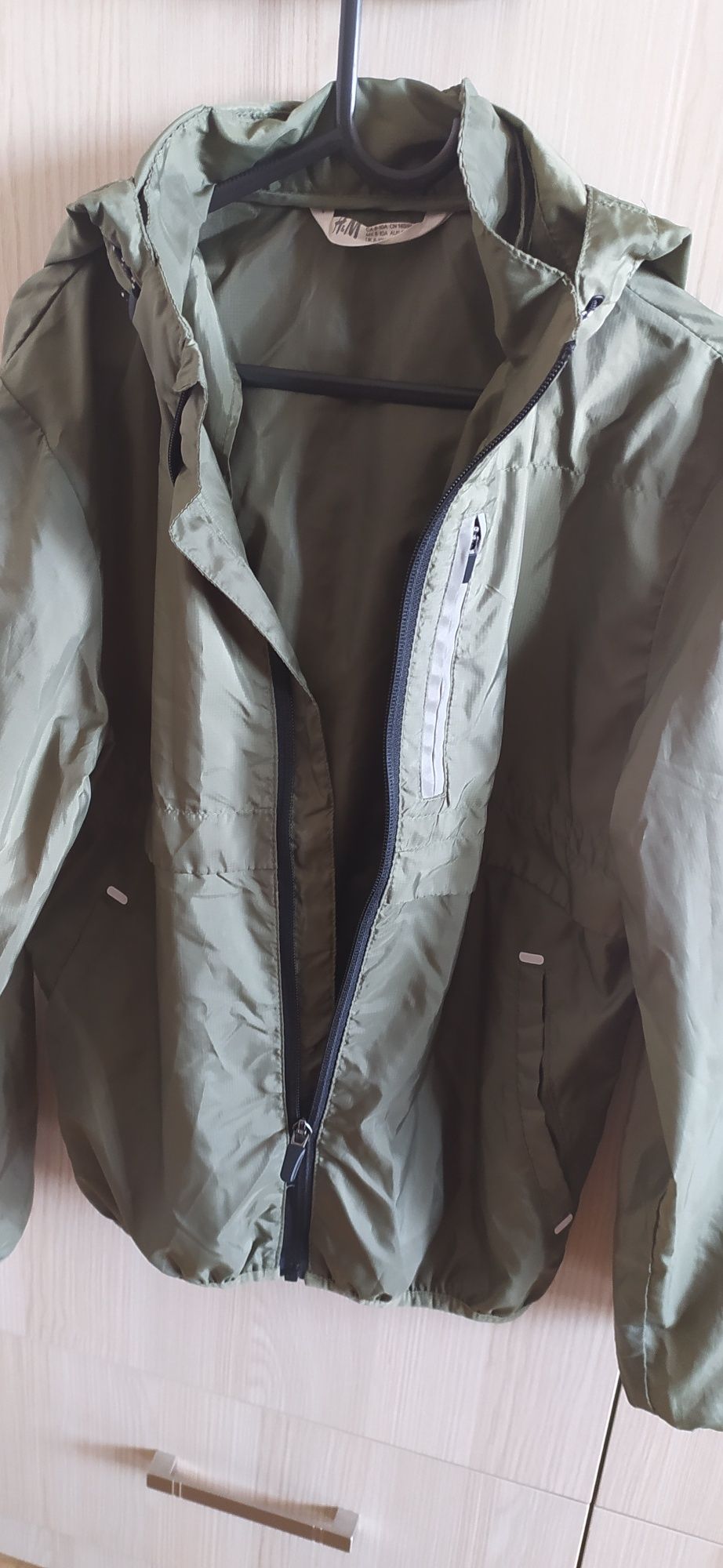 Kurtka wiatrówka H&M 140