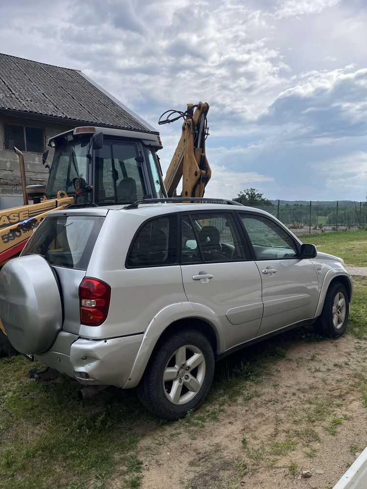 Samochod toyota Rav4