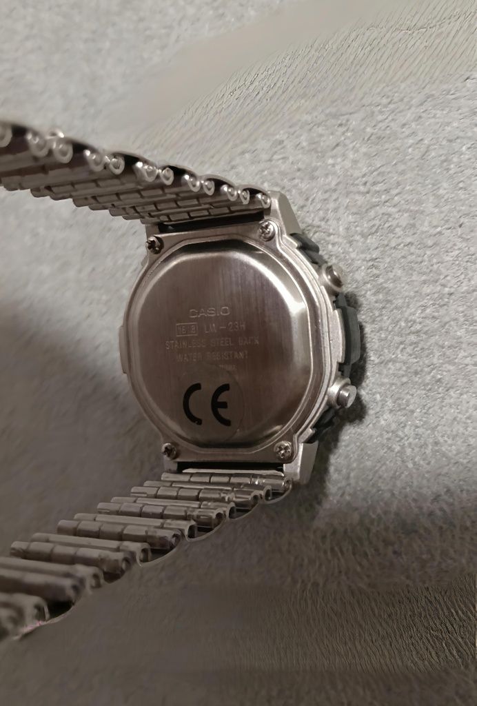RELÓGIO CASIO LW-23H módulo1818, caixa com 3,4 x 3,8 cm,