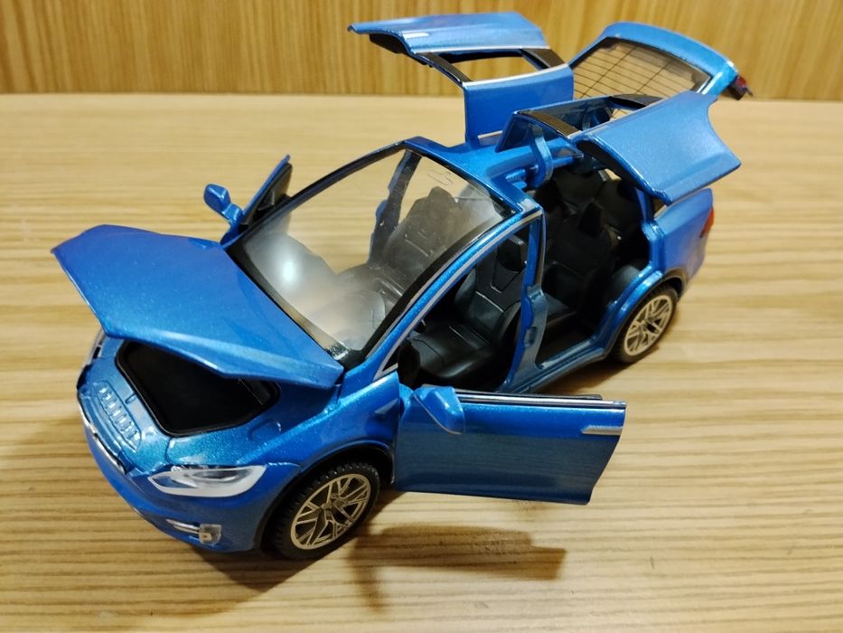 Модель Tesla model x 90d 1:32 Автосвит металл свет звук инерция Тесла