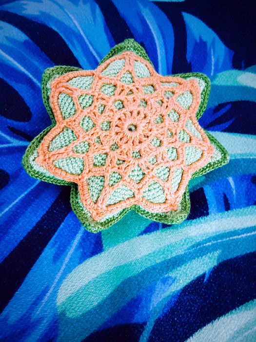 Pregadeira em crochet