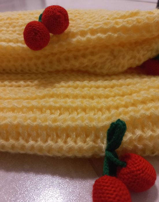 Sweter damski rozmiar S nowy