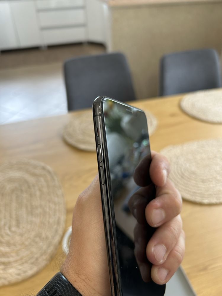 Iphone 11 pro max w swietnym stanie. Jak nowy!!!