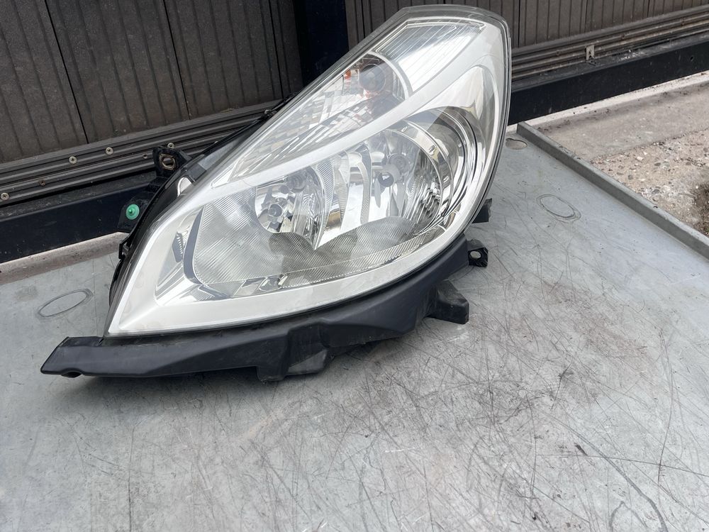 Lampa Lewa Lewy Przód Renault Clio III 3