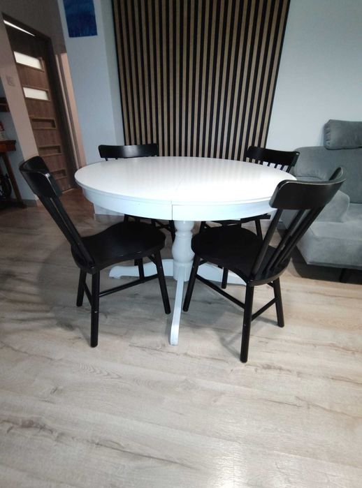 Biały okrągły stół ikea rozkładany