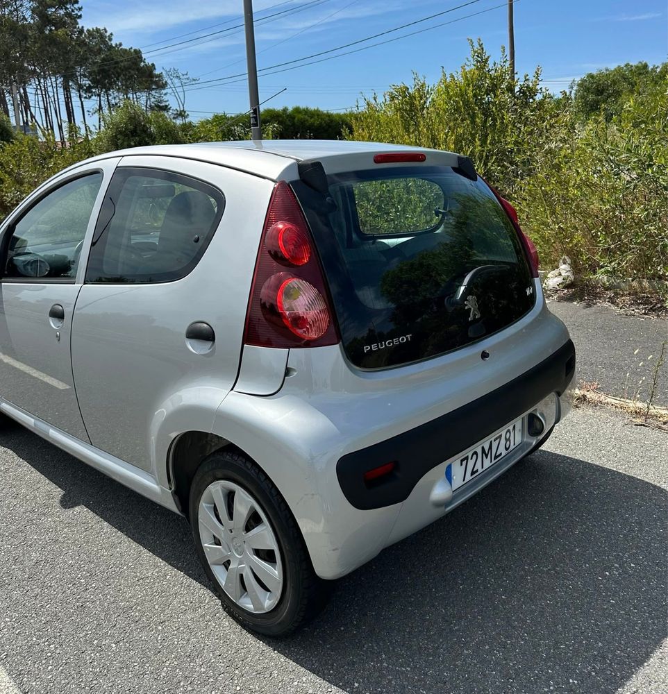 Carro Peugeot 107 de 2012