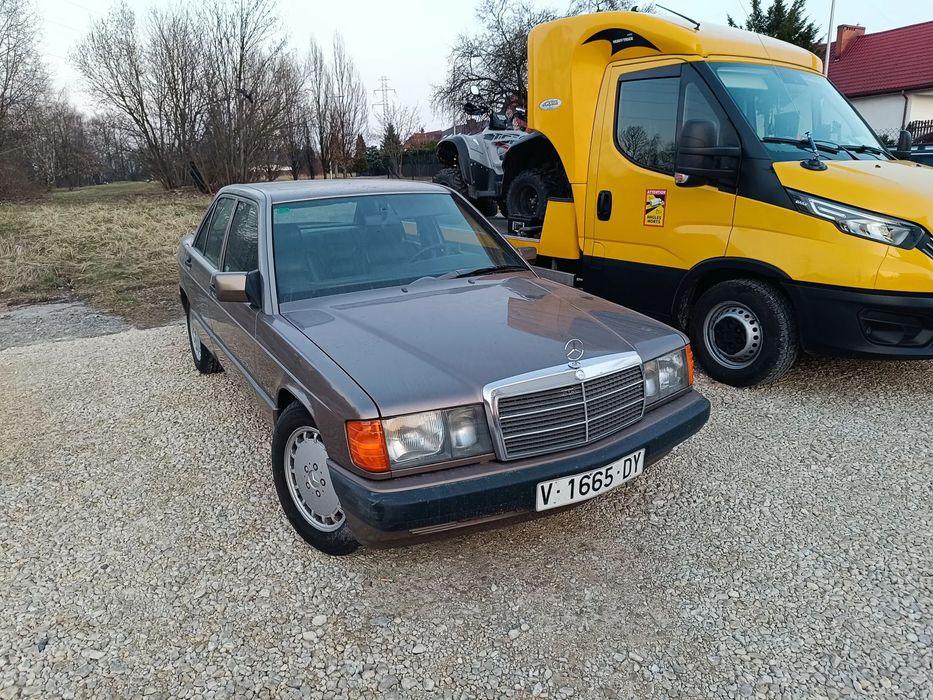 Mercedes-Benz W201 (190) 190E Benzyna 2.0 Automat Skóry Klima Zero rdzy Hiszpania