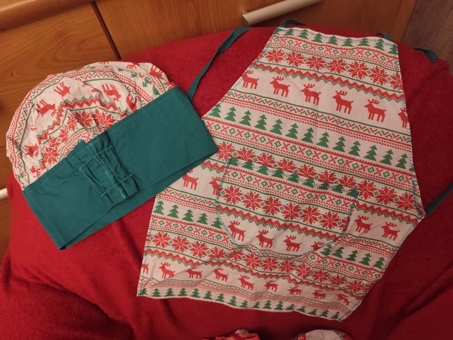 Fartuszek dziecięcy na święta