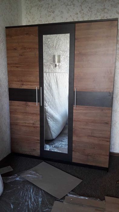 Шафа 156 см Нова зі складу Венге/ Апріл Новый В наличии