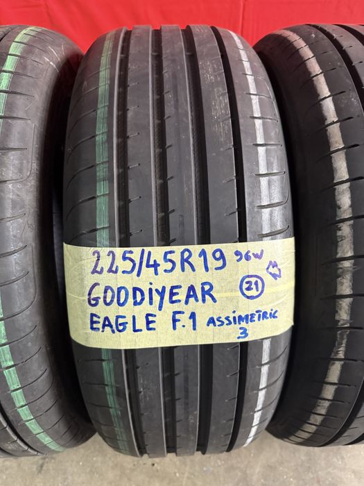 Pneus 225/45/19 Goodiyear Todos iguais impecaveis
