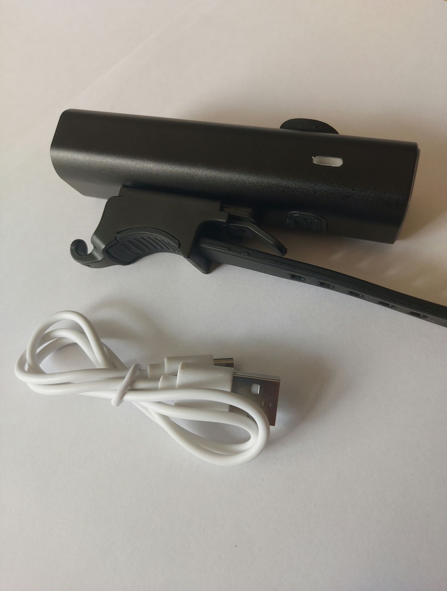 Lampka rowerowa przednia USB do 200lm białe światło 4 tryby pracy LED