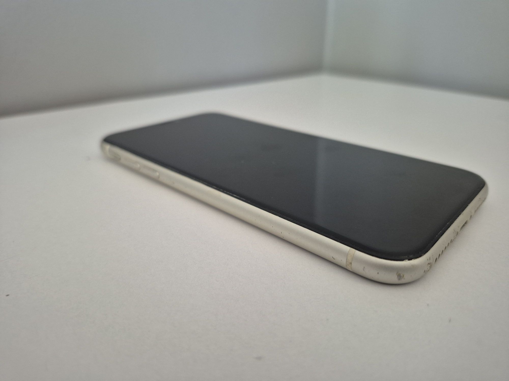 Iphone 11   64GB