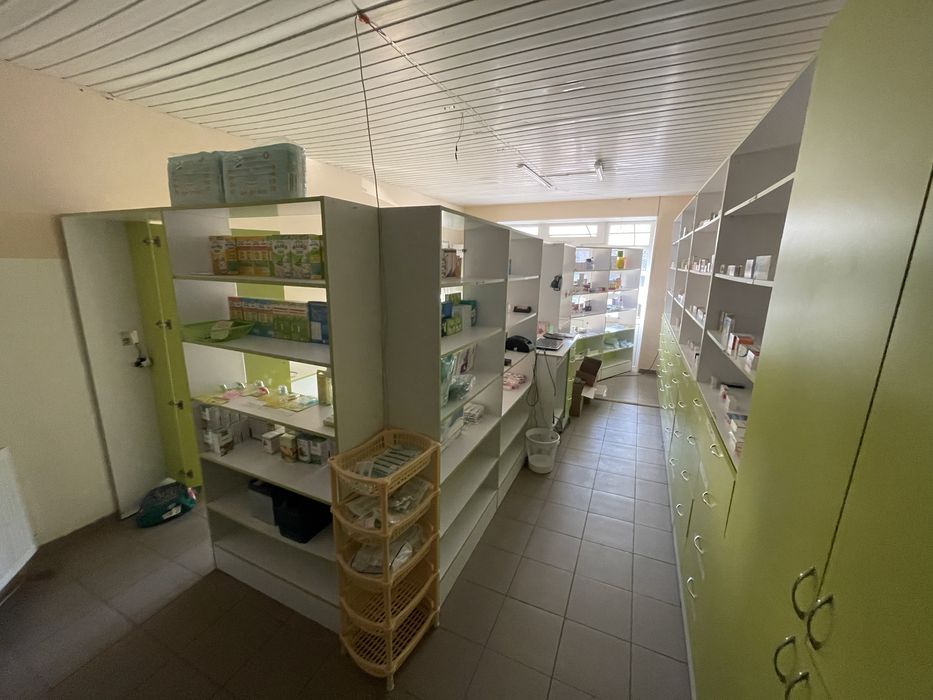 Продаж меблів для аптеки