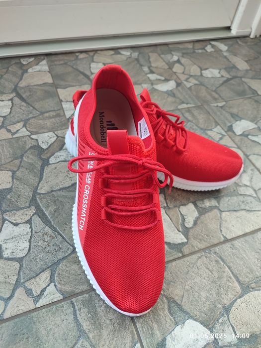 Кросівки чоловічі  ізіки 45р нові