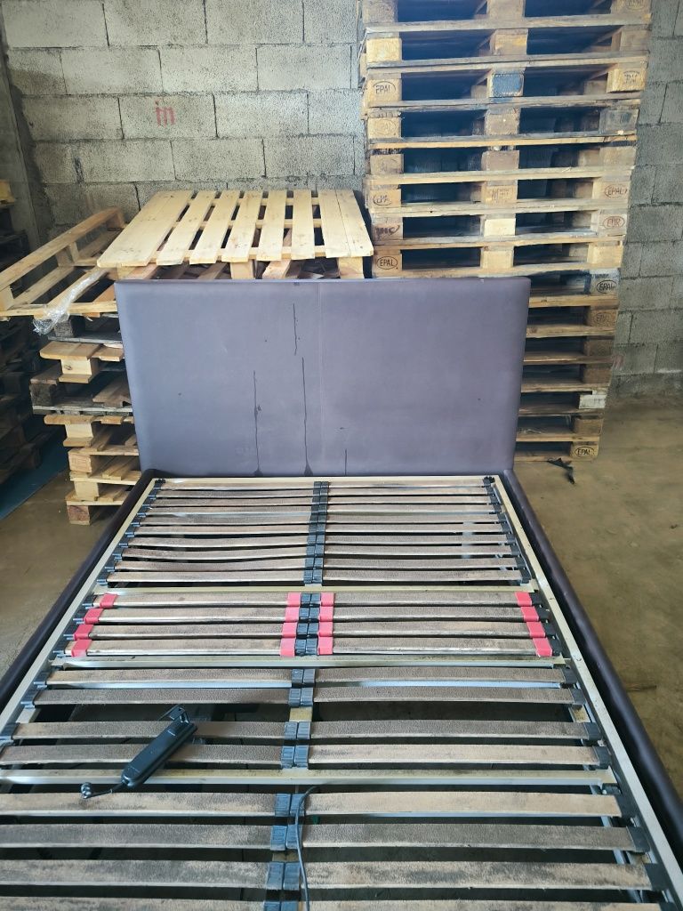 Cama articulada  com cabeceira e laterais em pele