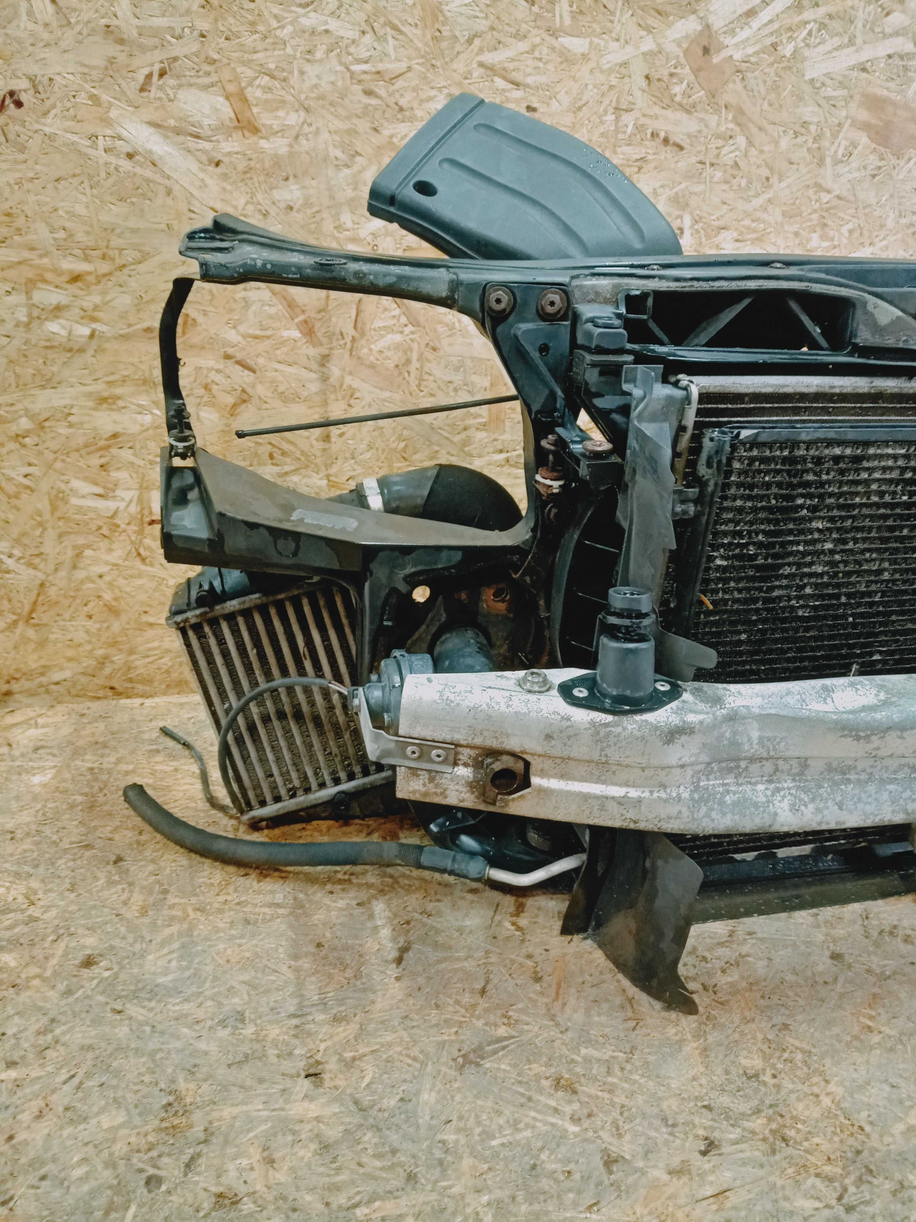 Audi A4 B7 BGB 2.0 T pas przedni wzmocnienie kompletne przód oryginał
