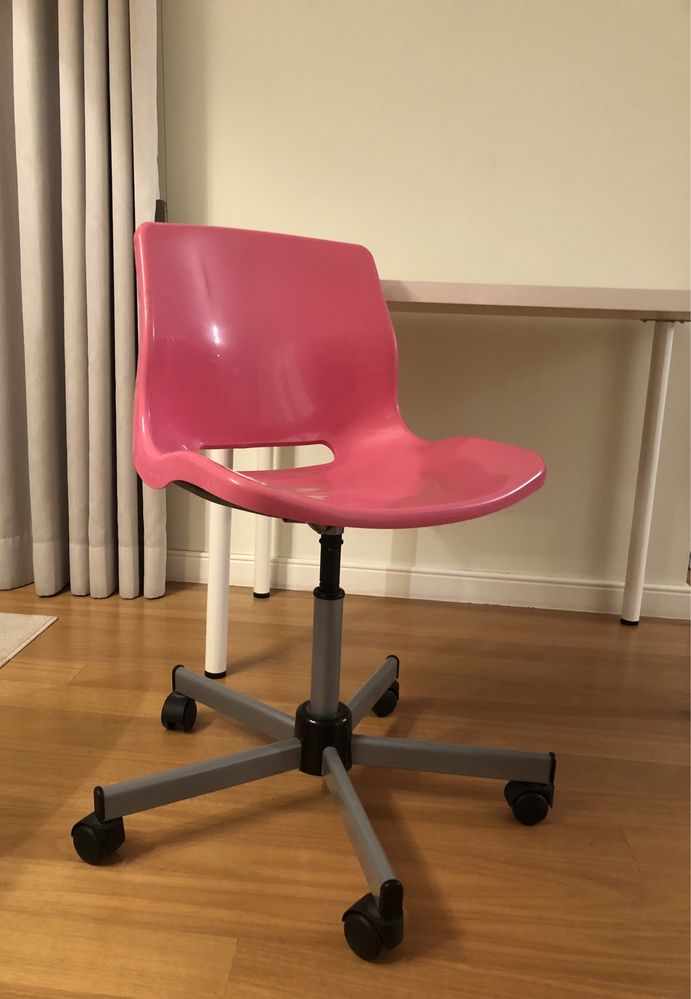 Secretaria branca LINNMON ADILS + cadeira Ikea