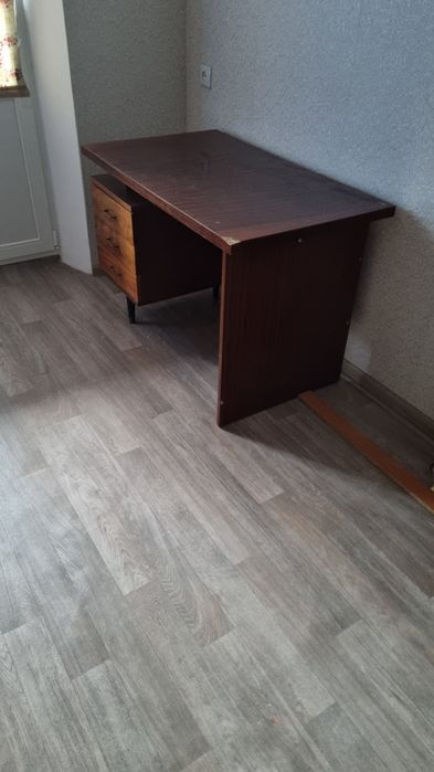 Стіл однотумбовий