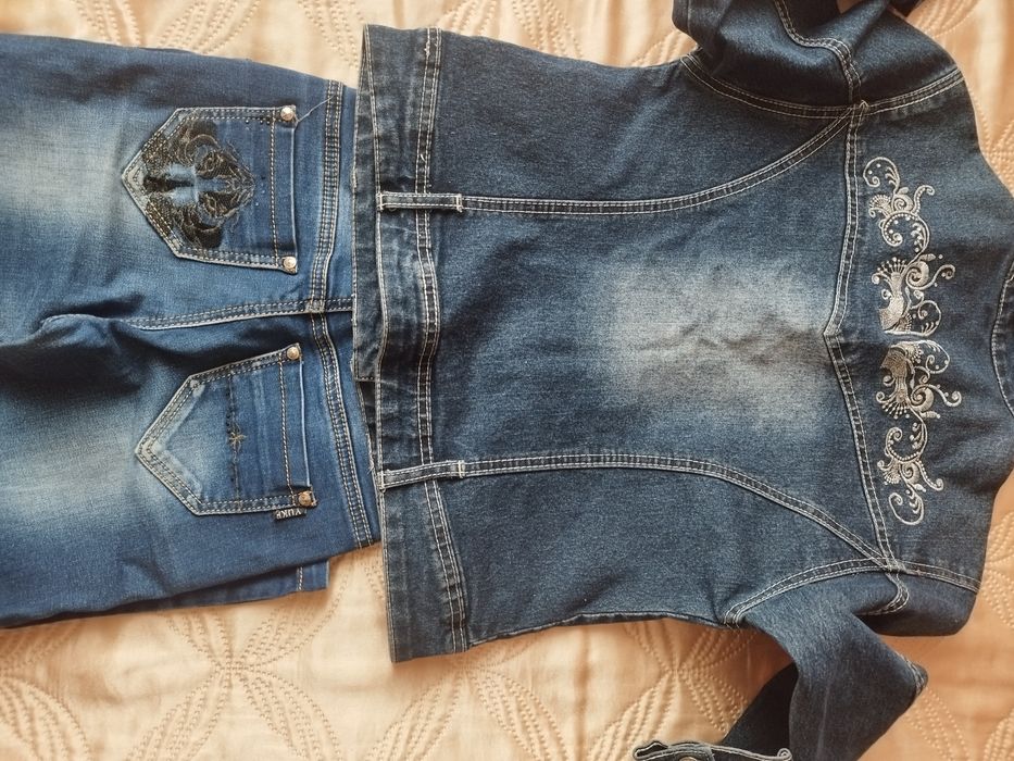 Джинсовий одяг для дівчат