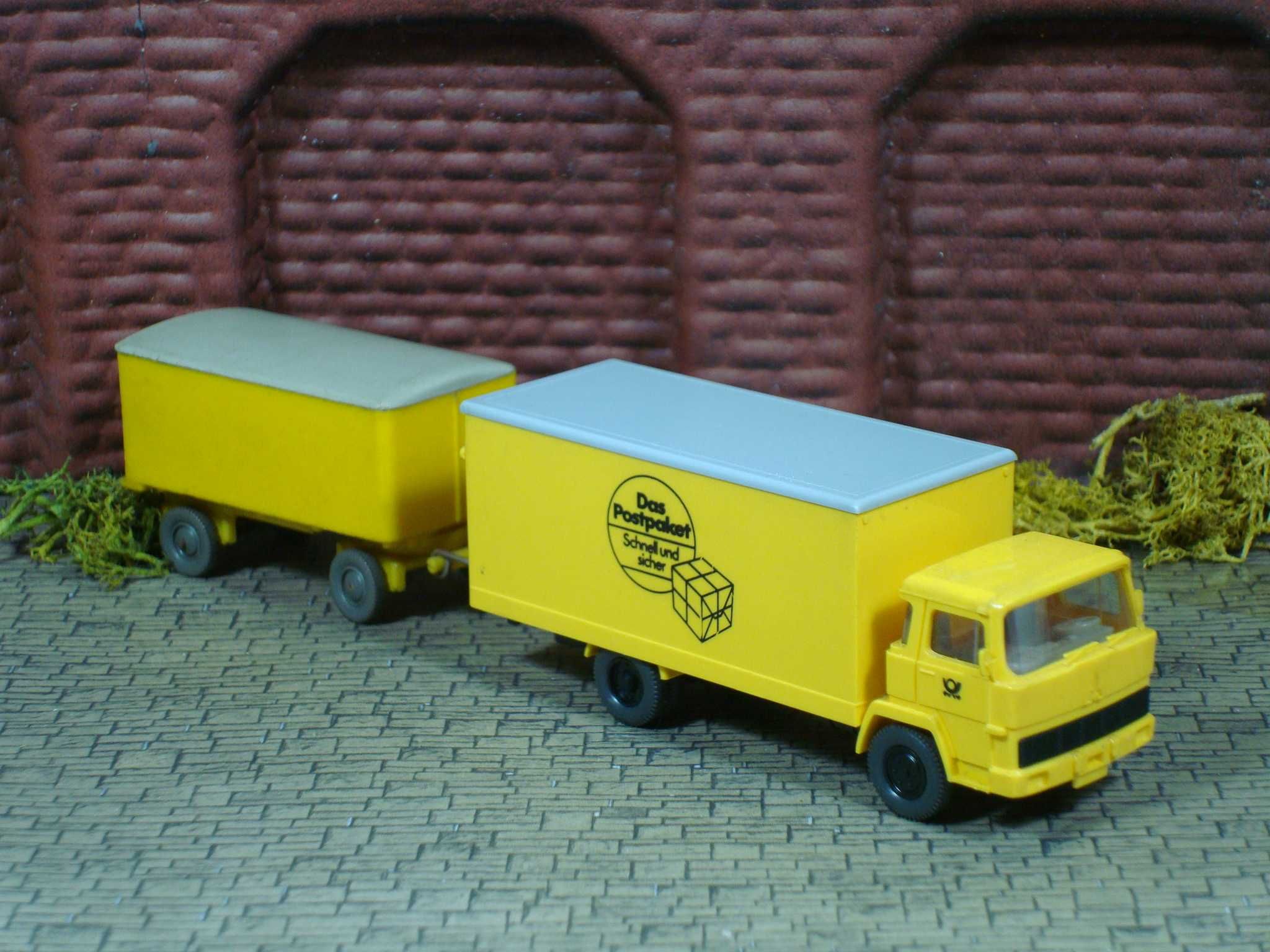Wiking 550 - Magirus / Camião Postal c/ Reboque "Deutsche Post"/ Usado