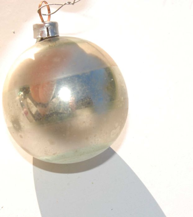 Stara ozdoba świąteczna choinkowa bombka bańka srebrno złota