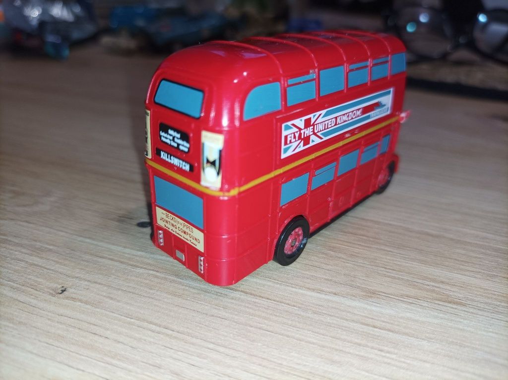 Autobusik Double Decker z bajki autka 2