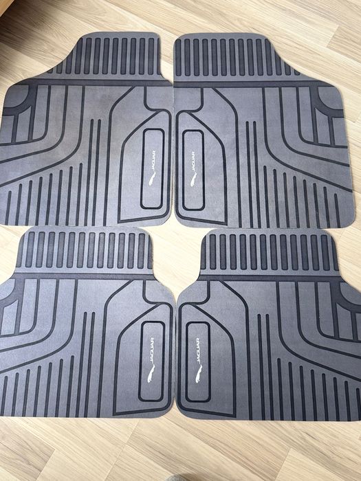 Dywaniki Jaguar – uniwersalne, miękkie, bardzo dobry stan