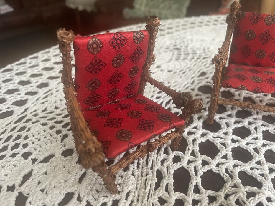 Ręcznie robione mebelki dla lalek