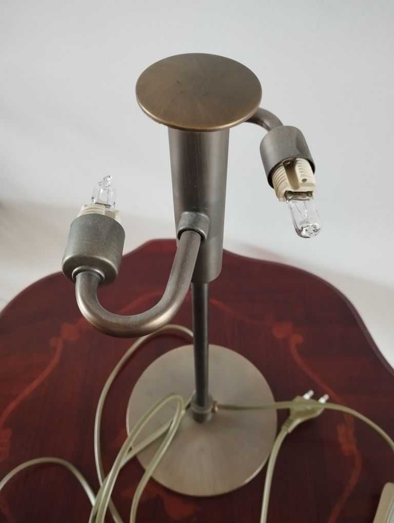 Lampka nocna metalowa ze szklanym kloszem