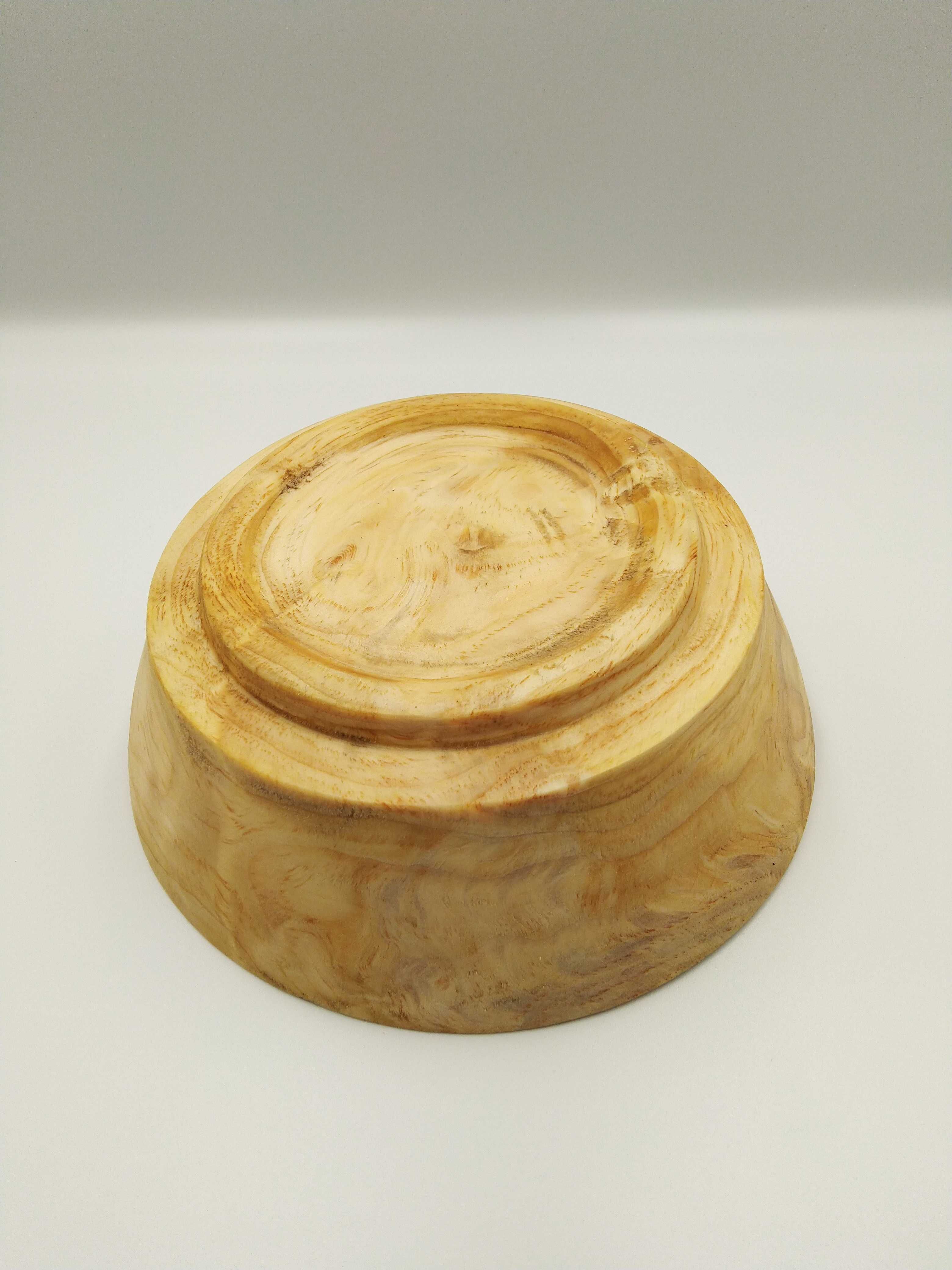 Misa, miska drewniana ręcznie toczona.