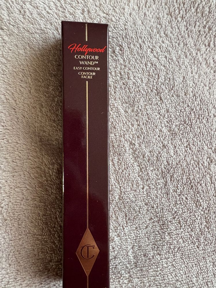 Charlotte Tilbury Contour Wand fluid do konturowania