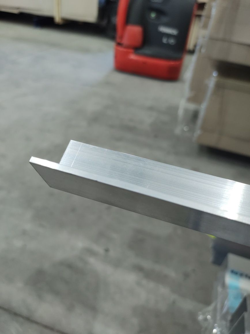 Kątownik aluminiowy 30x20x2  PA38, narożnik schodowy CENY BRUTTO