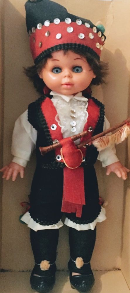 Boneca com roupas tradicionais (Galiza?)