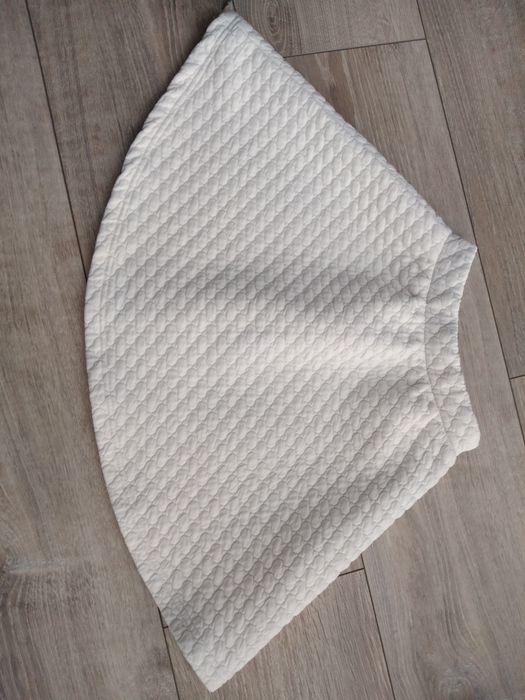 Biała spódnica dla dziewczynki roz 7-8 lat 122-128 cm