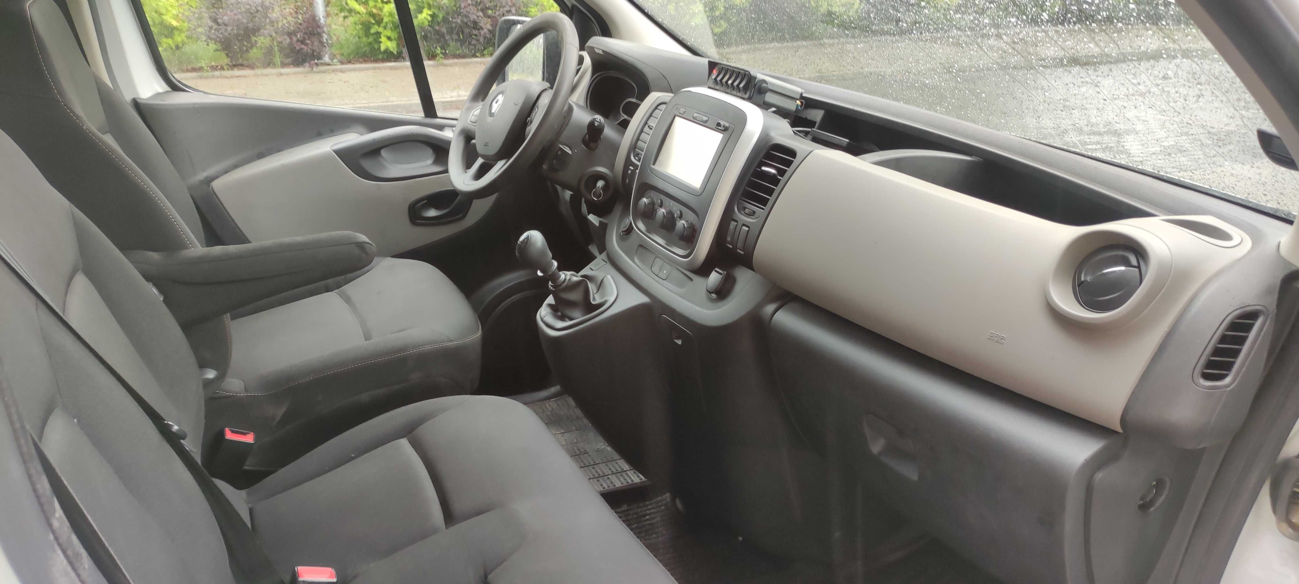 Renault Trafic Long 2016 klima 3-os 251 tys km okazja
