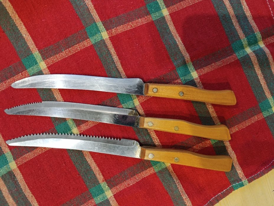 3 szt. nożyki z drewnianą rączką.