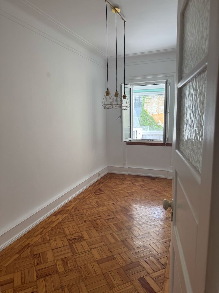 Arrendamento Apartamento T10 Rua Castilho