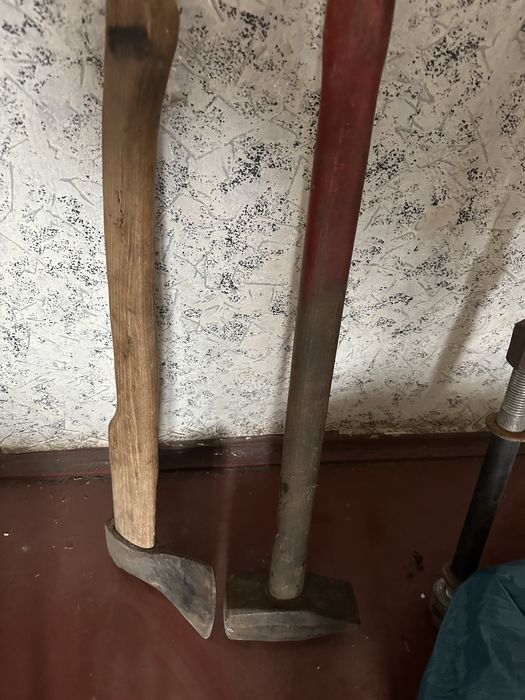 Топор кувалда подставка под елку