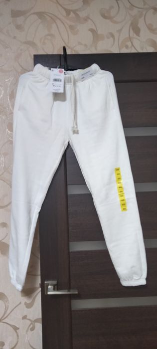 Новые белые спортивные штаны Sinsay,р xxs,на флисе на подростка